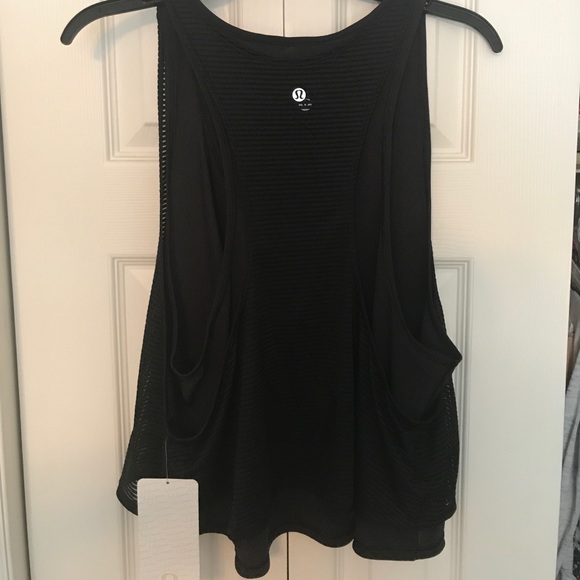 Lululemon tank top - Never worn - Picture 2 of 2
