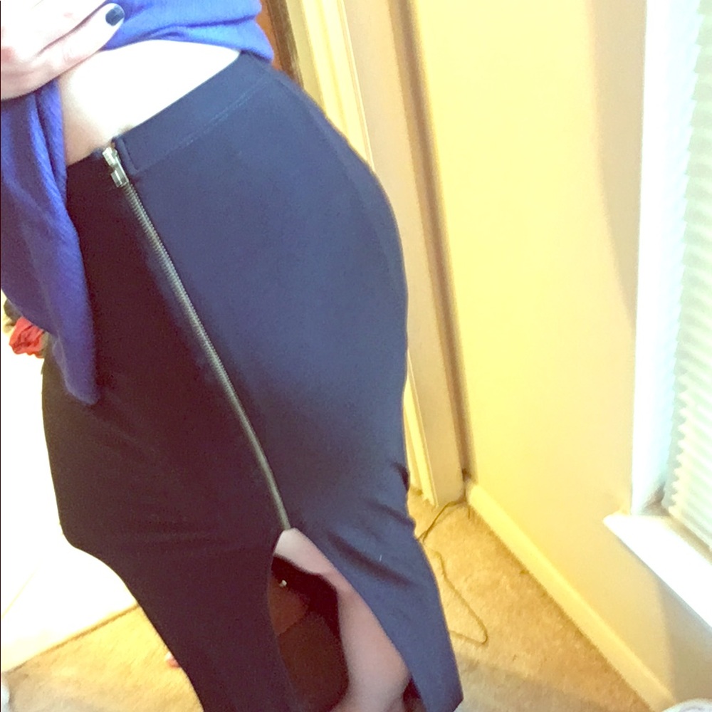 Beautiful black maxi skirt!