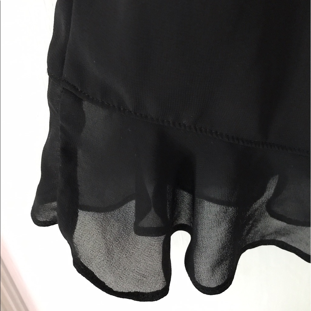 Lace ruffle romper - Picture 4 of 4