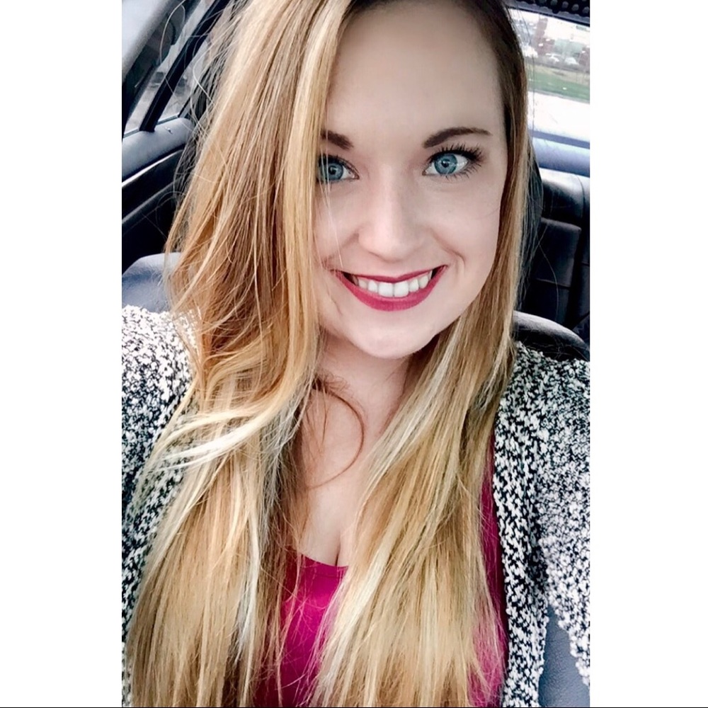 Meet your Posher, Alexis