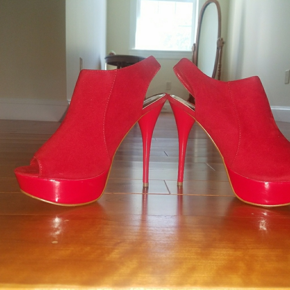 Red pump heels