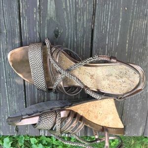 Kenneth Cole Bronze sandals size 9