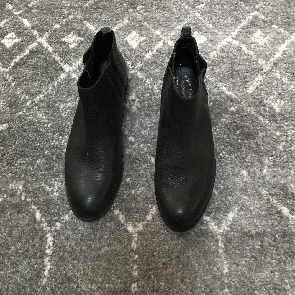Black ankle bootie