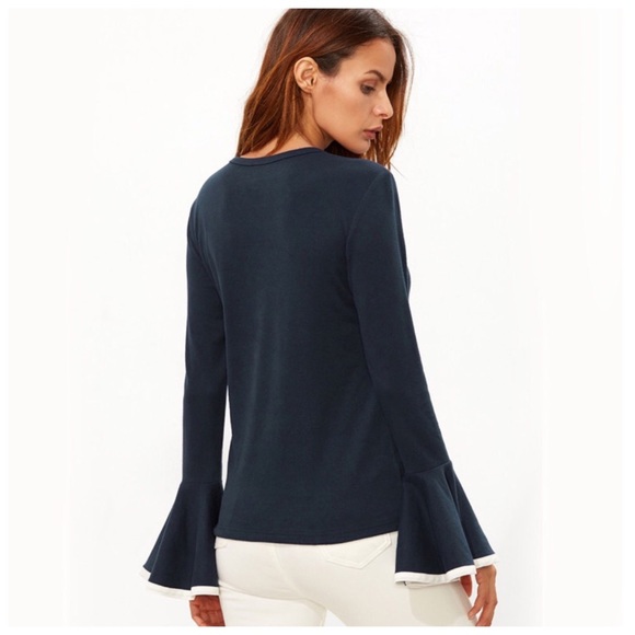 ‼️PRICE FIRM LAST CALL Flared Sleeve Stretch Top - Picture 2 of 5