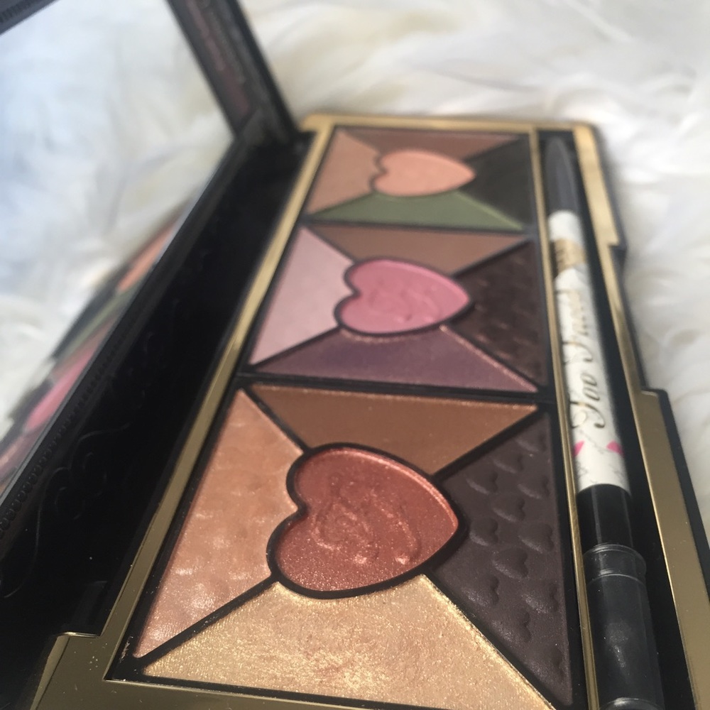 Too faced Love palette ππ - Picture 3 of 4