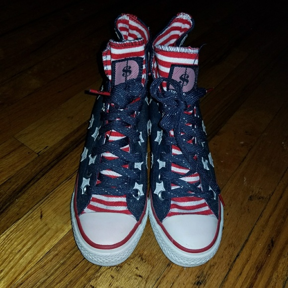 skechers blue and white stripe