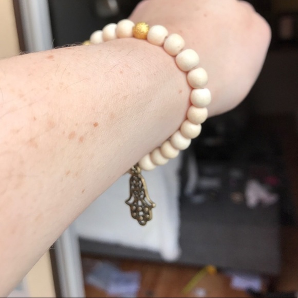 Hamsa wood beaded stretch Bracelet - Picture 5 of 6