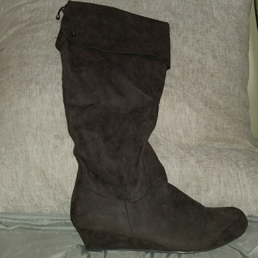 BRAND NEW BROWN WEDGE BOOTS