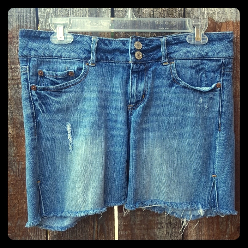 *donated* AE Denim cut-off Bermuda Shorts