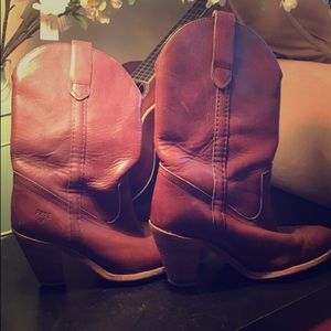Chestnut Frye Cowboy Boots Size 7.5!