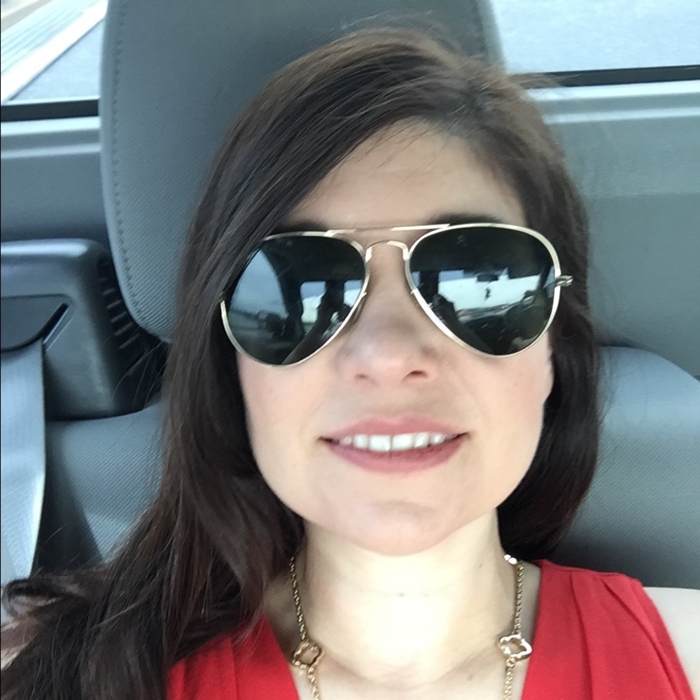 Meet your Posher, Leanne