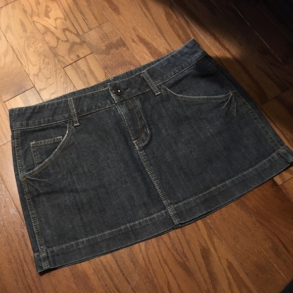 Guess Dresses & Skirts - Guess Jeans Mini Skirt Size 31