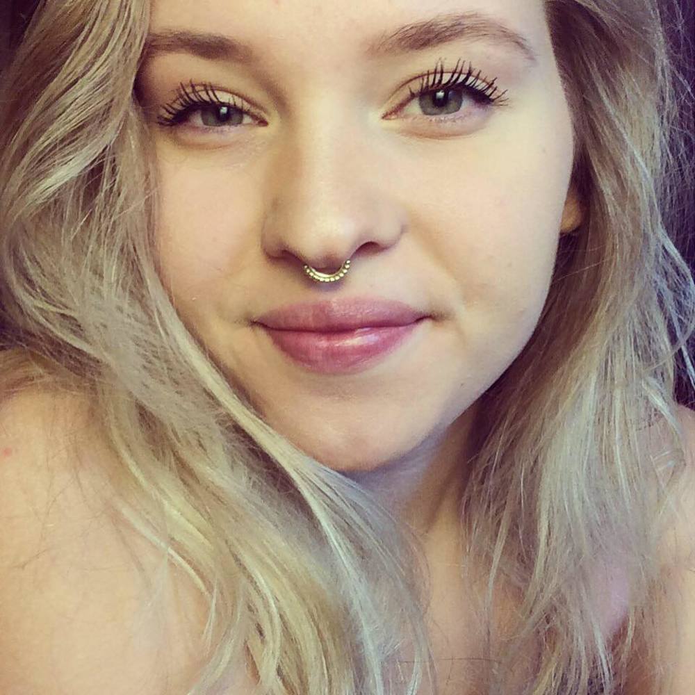 Meet your Posher, Caitlin