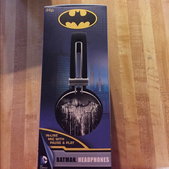 Batman Headphones - Picture 2 of 4