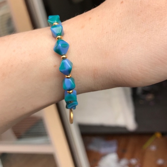 Flower turquoise color Beaded stretch Bracelet - Picture 6 of 6