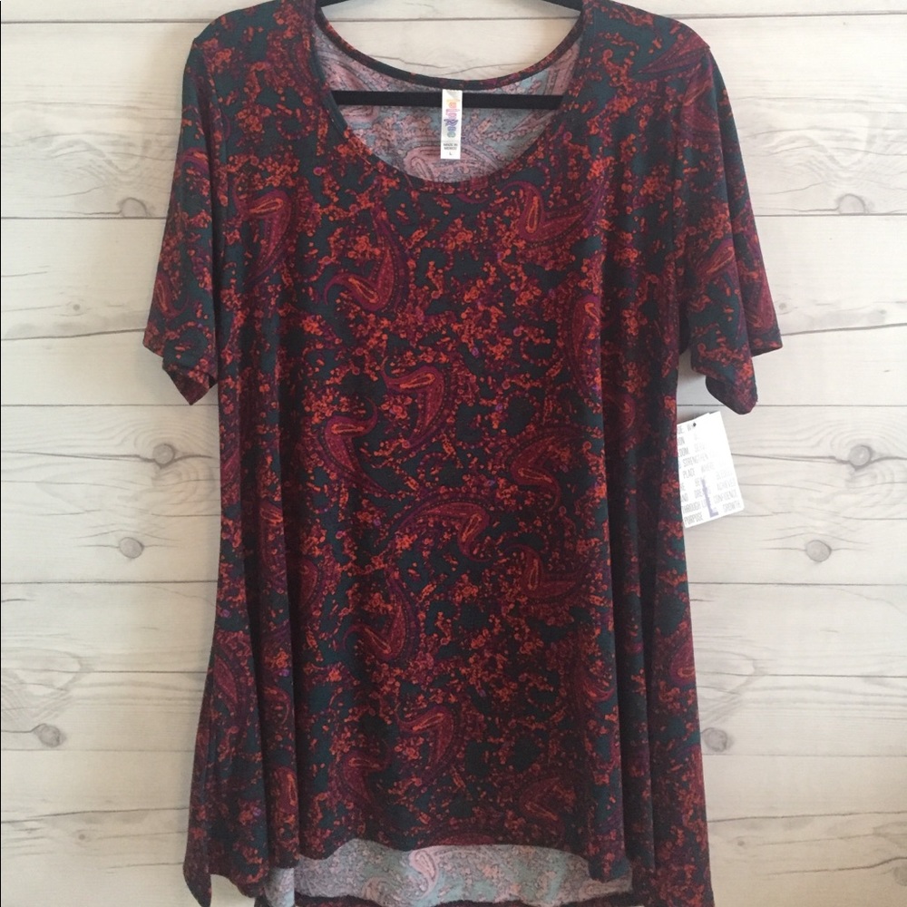 ✨NWT LULAROE PERFECT TEE✨