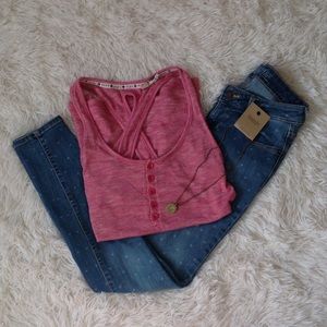 Medium wash skinny jeans