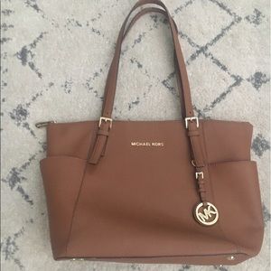 Michael Kors jet setter medium