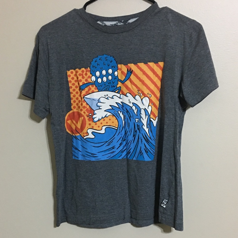 Shaun White kids shirt size Large