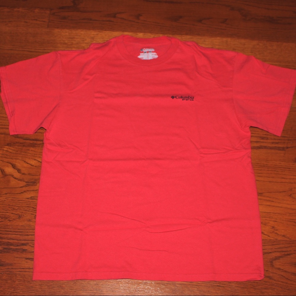 COLUMBIA RED TSHIRT SIZE LARGE
