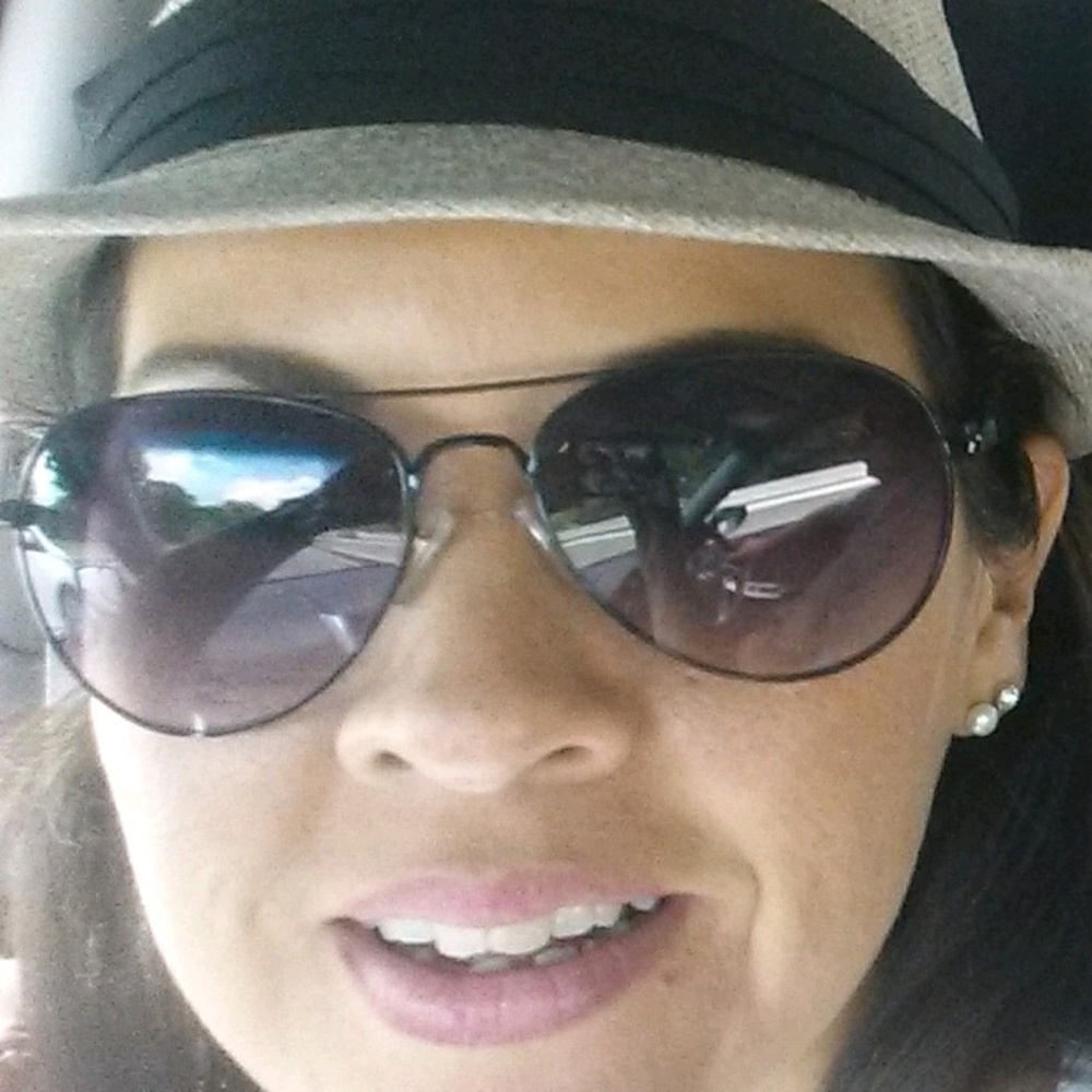 Meet your Posher, Yolanda