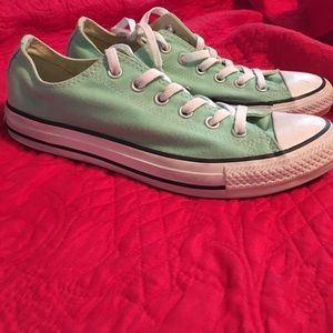 Mint converse!
