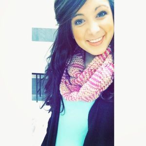 Meet your Posher, Abbie