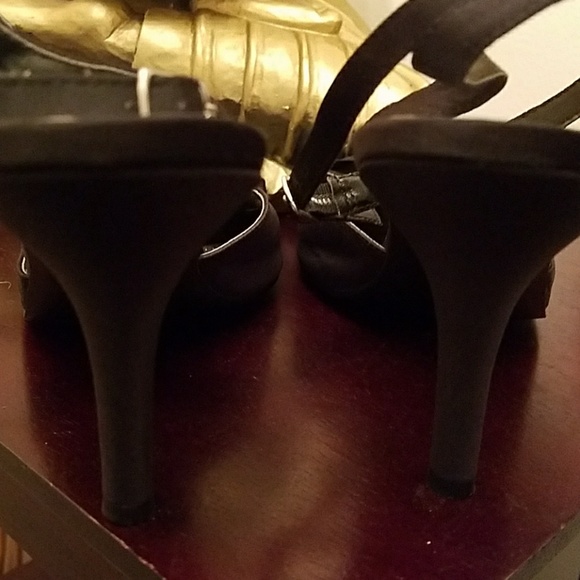 JACQUELINE FERRAR PEEKABOO ANKLE STRAP SHOES - Picture 4 of 7