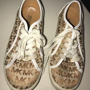 Michael kid tennis shoes