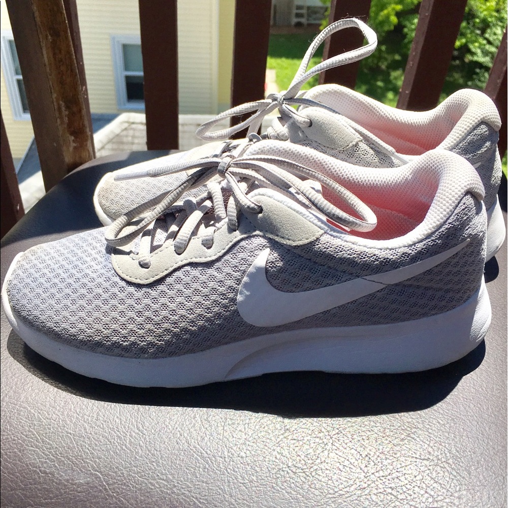 Nike Tanjun