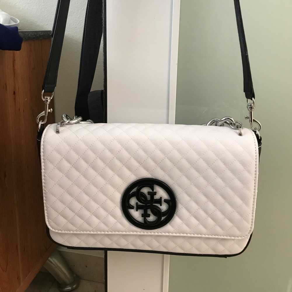Guess crossbody white and black