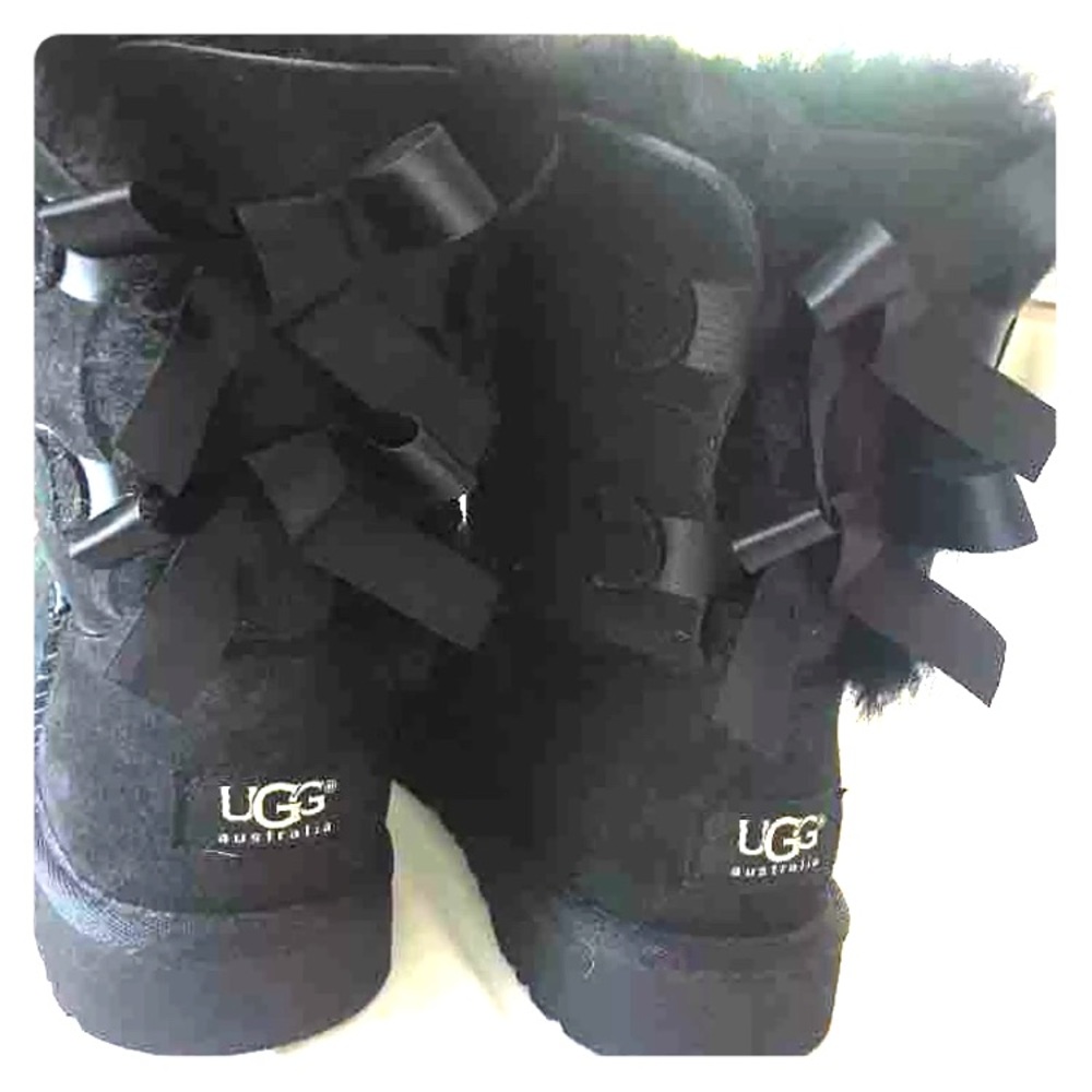 Black bailey bow uggs.