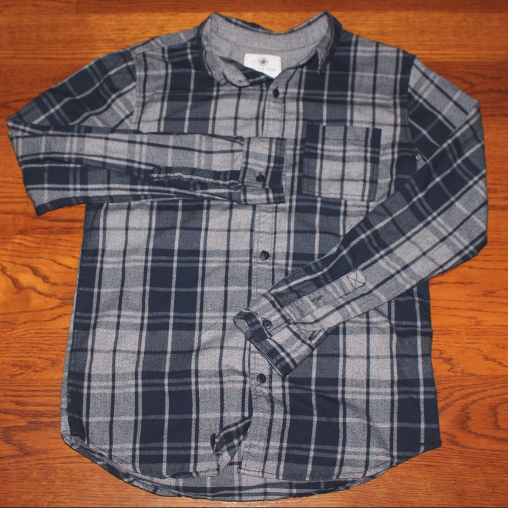 ON THE BYAS SIZE MEDIUM SHIRT