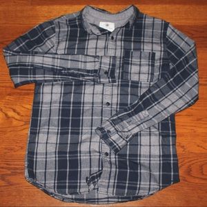 ON THE BYAS SIZE MEDIUM SHIRT