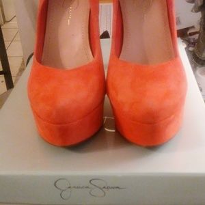 Jessica Simpson platform