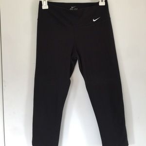 Nike Cropped Leggings