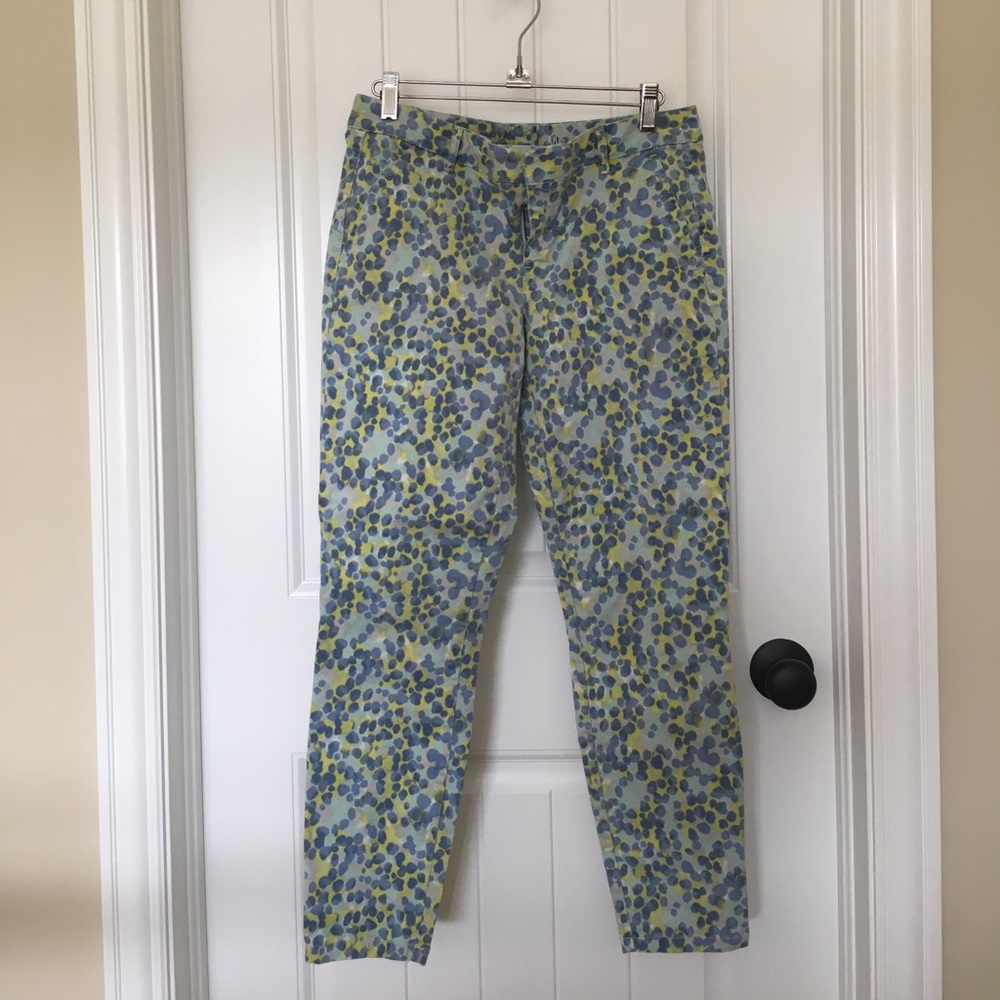 Gap size 4 skinny mini khaki crops