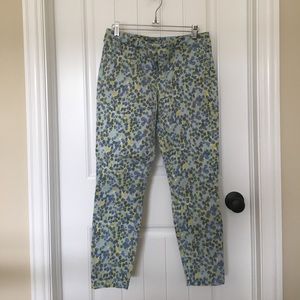 Gap size 4 skinny mini khaki crops