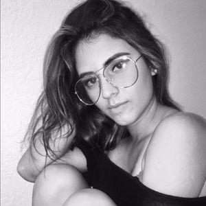 Meet your Posher, Andrea