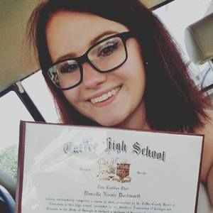 Meet your Posher, Danielle