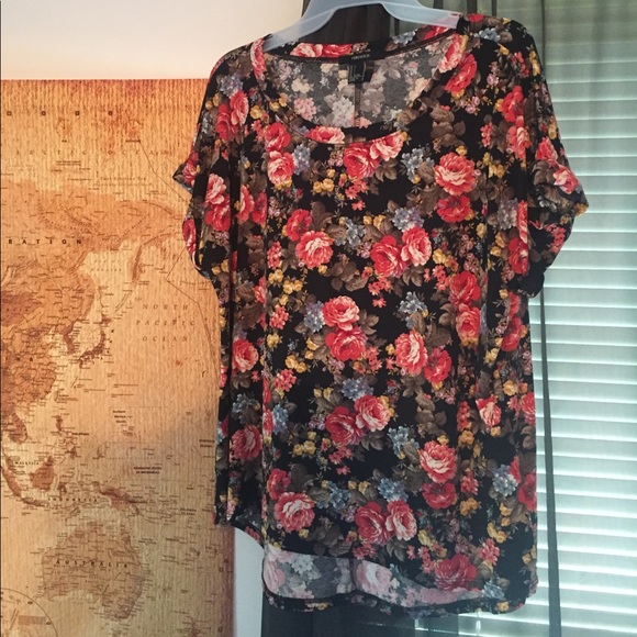 Forever 21 FLORAL shirt - Picture 1 of 3