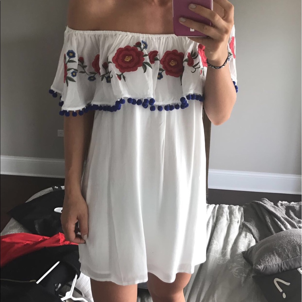 Very cute Spanish looking sun dress!