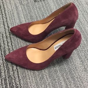 Steve Madden chunky heel suede pumps - cranberry