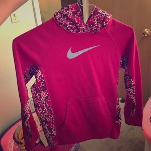 Nike therma-fit sweater