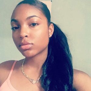 Meet your Posher, Kendra