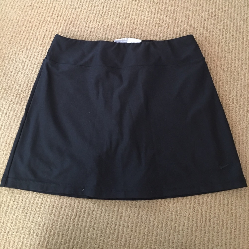 Black nike tennis skort