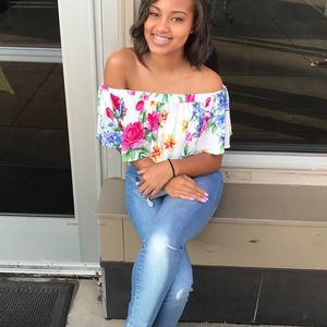 Meet your Posher, Kaila