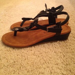 NEW Bearpaw Wedge Heel Sandals Size 8