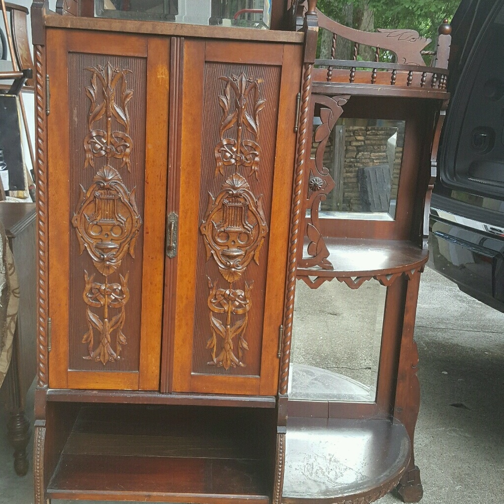 Meet your Posher, Oneida