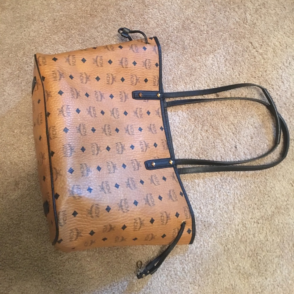 MCM Visetos medium bag